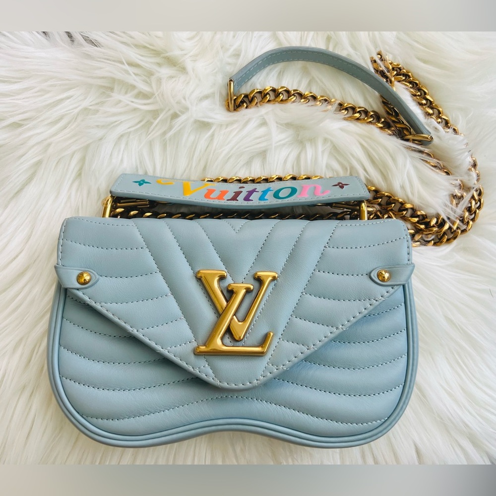[SOLD] Louis Vuitton New Wave Chain Bag Quilted Leather